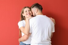 नव्या नात्यात प्रवेश करताय? तर 'या' 5 सवयी आजच सोडून द्या, आयुष्य होईल सुंदर अन्