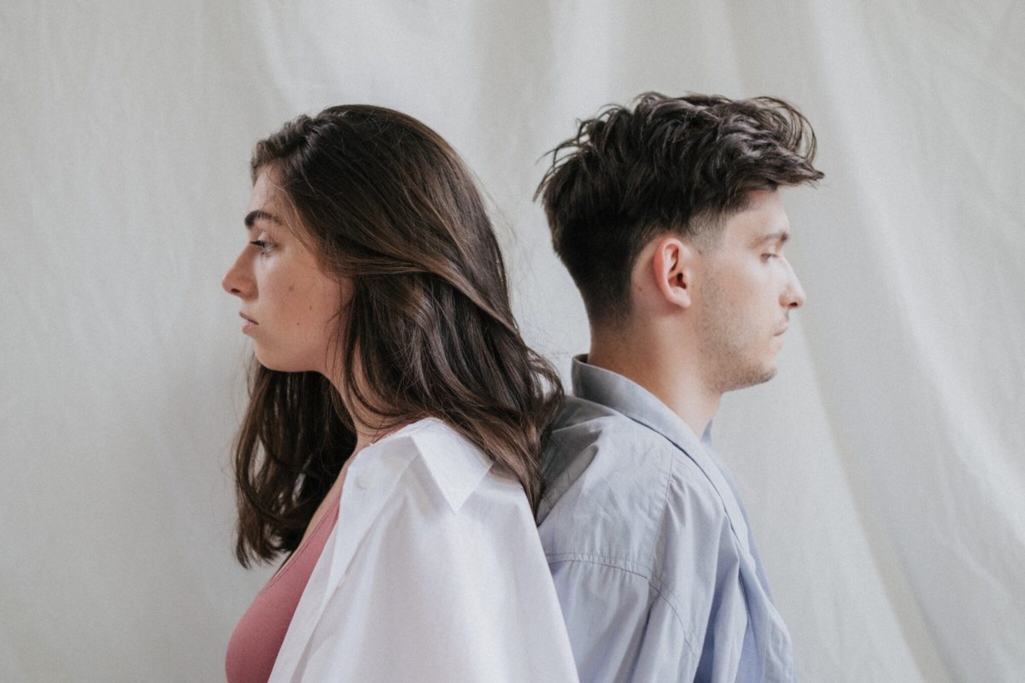 नात्यात सतत तणाव? ही धोक्याची घंटा ओळखा! ब्रेकअप नव्हे, तर 'हा' बदल नात्याला...