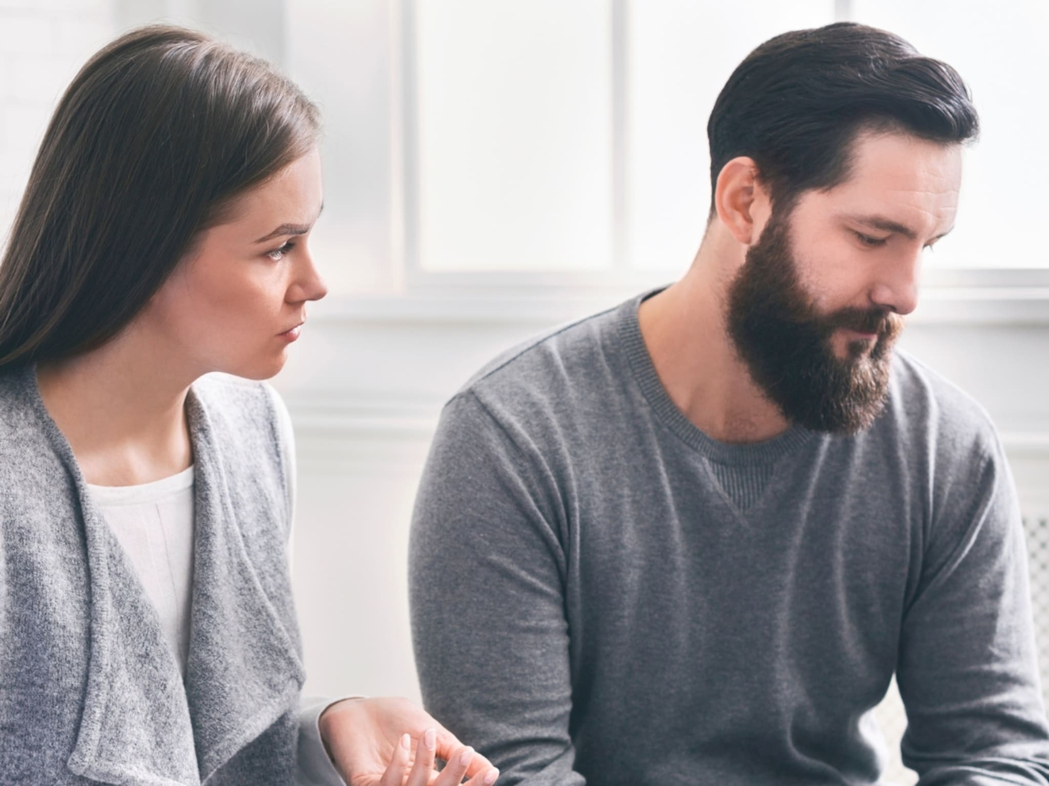 लग्नानंतर बायकोच्या तक्रारी वाढल्यात? पुरुषांनो फाॅलो करा 'या' 5 गोष्टी, नातं होईल आणखी घट्ट