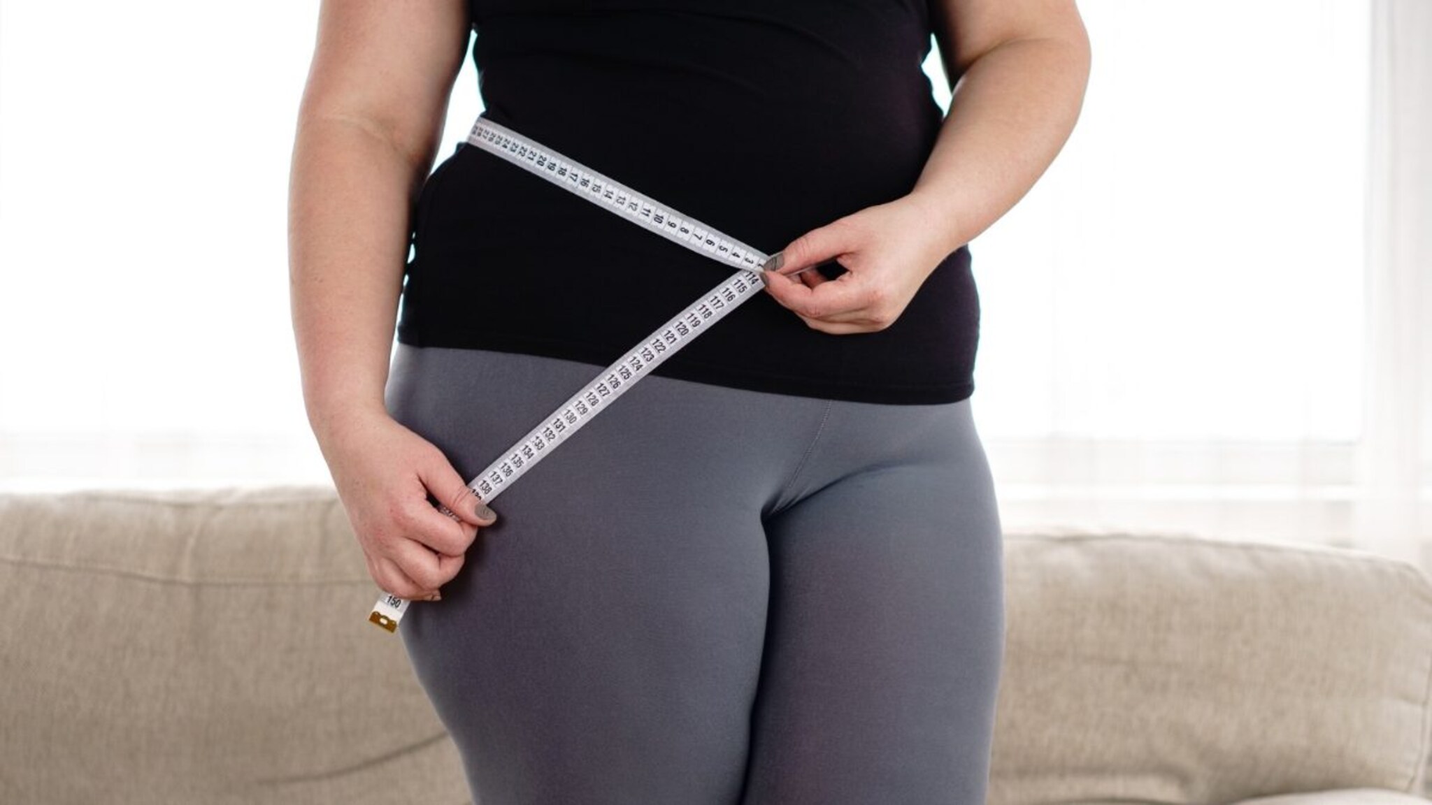 परफेक्ट वेट लॉस फॉर्म्युला! रात्री झोपण्यापूर्वी 'हे' खास डिटॉक्स ड्रिंक प्या; मेणासारखी वितळेल पोटावरची चरबी!