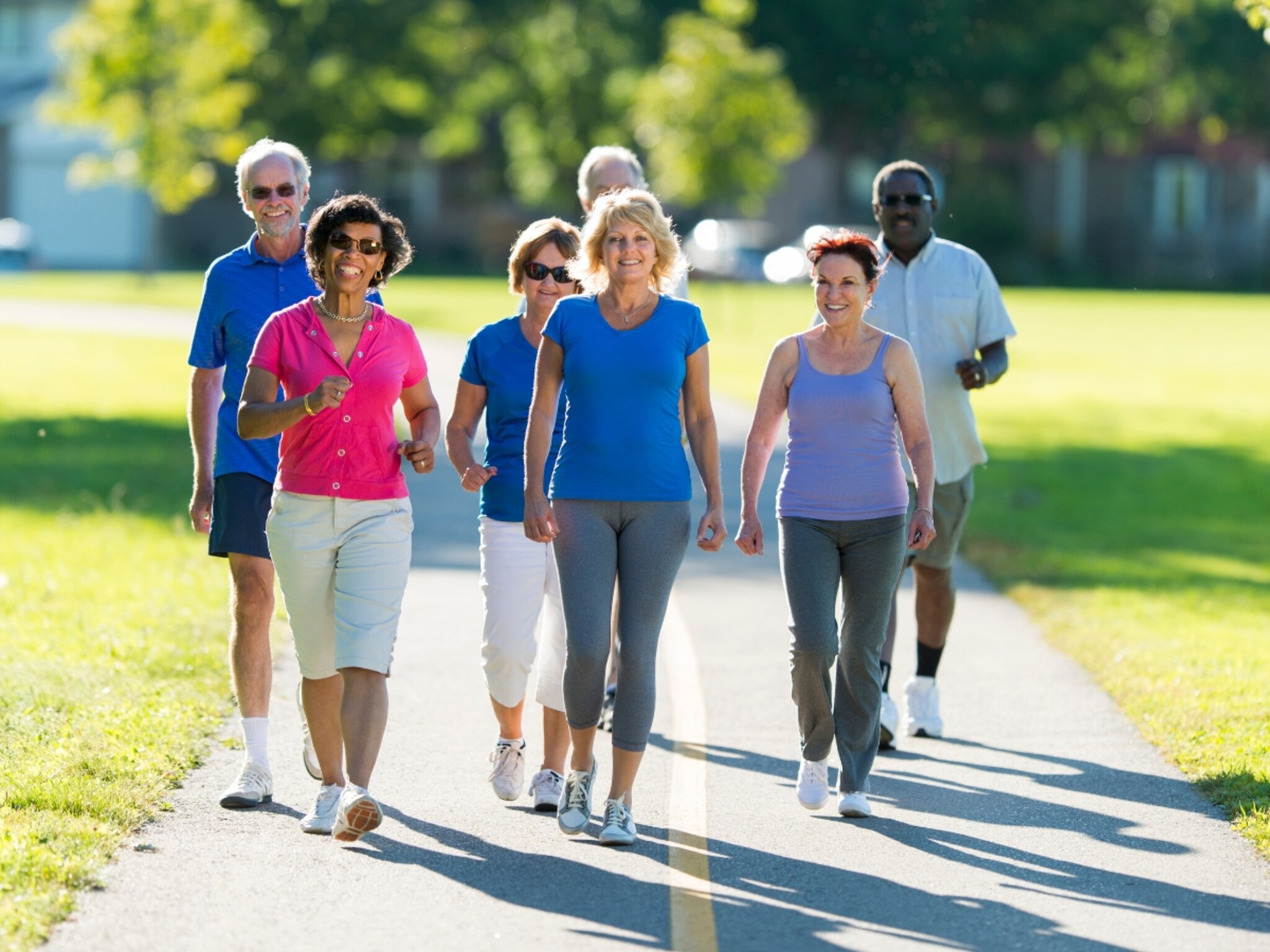 जिम-ट्रेडमिलची गरज नाही! 'या' ५ साध्या सवयी स्वतःला लावू घ्या; तुमचे हृदय राहील निरोगी आणि मजबूत