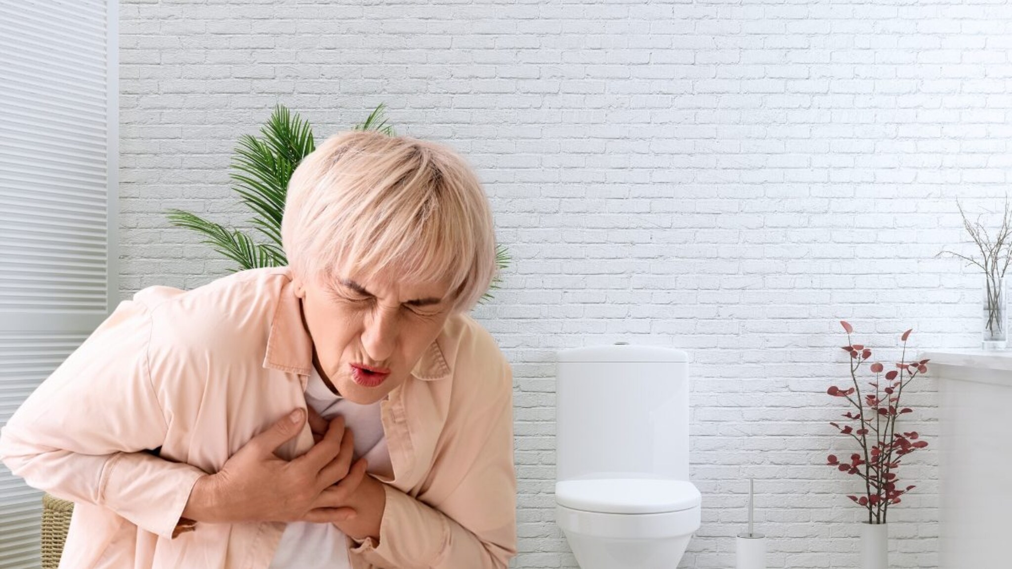 'या' कारणामुळे हजारो लोक टॉयलेटवरच मरतात; हृदयरोग तज्ज्ञांनी केला धक्कादायक खुलासा!