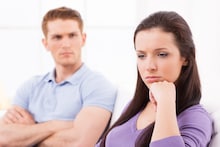 ब्रेकअपची वेळ येते तेव्हा नेमके काय घडते? 'या' 4 लक्षणांकडे दुर्लक्ष करू नका, लगेच ओळखा धोका!