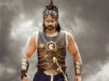 Baahubali: The Epic Review : प्रभासचा 'बाहुबली: द एपिक' हिट की फ्लॉप?
