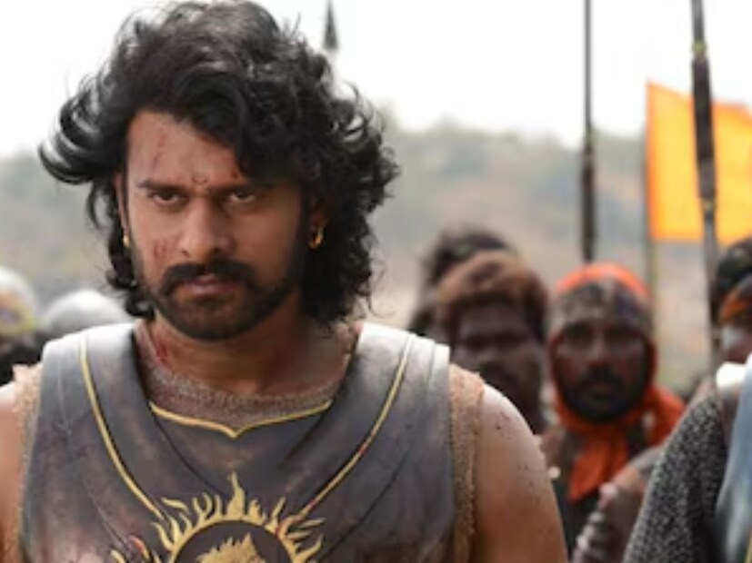  एका यूजरने लिहिले आहे,"बाहुबली: द एपिक' हा चित्रपट तुमच्या विचारा पलिकडचा आहे. पण या चित्रपटाचं एडिटिंग प्रेक्षकांना मात्र थोडे विचित्र वाटू शकते. पण परदेशी प्रेक्षकांसाठी संपूर्ण गोष्ट पाहण्यासाठी हा एक उत्तम पर्याय आहे".