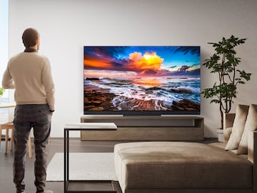 Smart TV अपडेट करताय? एक चूक पडू शकते महागात, घ्यावा लागेल नवा टीव्ही Smart TV अपडेट करताय? एक चूक पडू शकते महागात, घ्यावा लागेल नवा टीव्ही