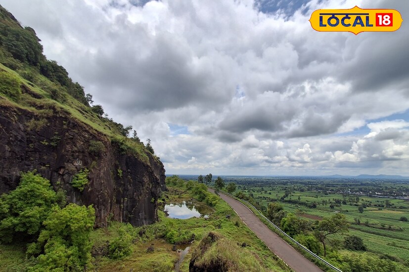 सांगली जिल्ह्यात मागील 24 तासात तुरळक ठिकाणी 1 मिलिमीटर पावसाची नोंद झाली. यावेळी कमाल तापमान 28.2 अंश सेल्सिअस इतके राहिले. पुढील 24 तासात जिल्ह्यात अंशत: ढगाळ आकाशासह एक दोन वेळा गडगडाटाची पावसाची शक्यता आईएमडीने व्यक्त केली आहे. 