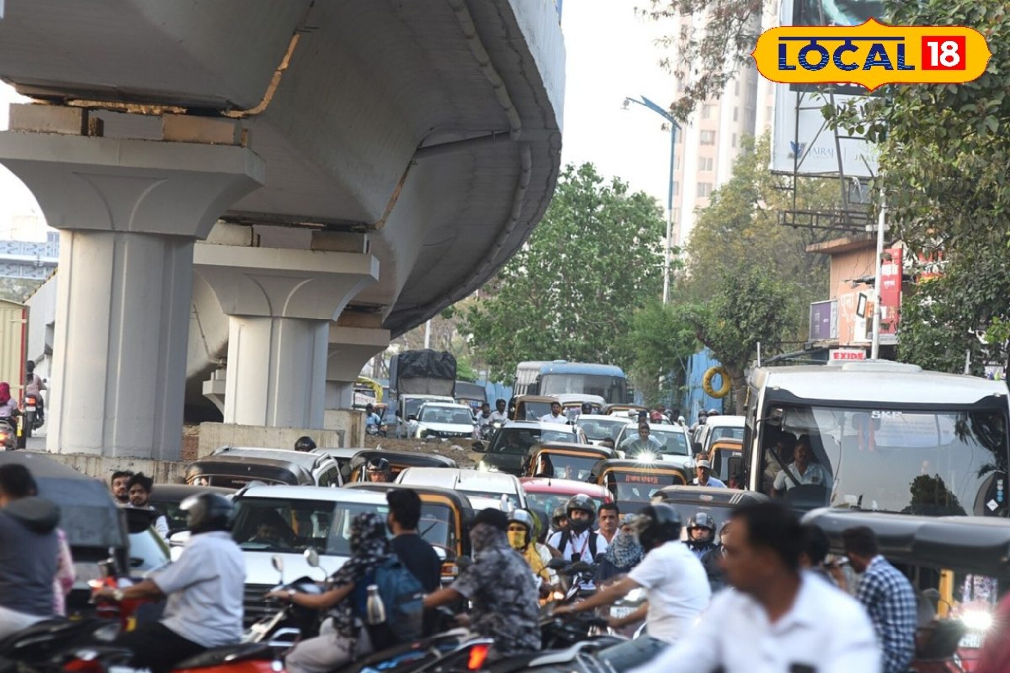 "काही रिक्षाचालक भाडं दिसलं की..." ट्रॅफिक हवालदारांनी Safe Driv साठी दिला इशारा