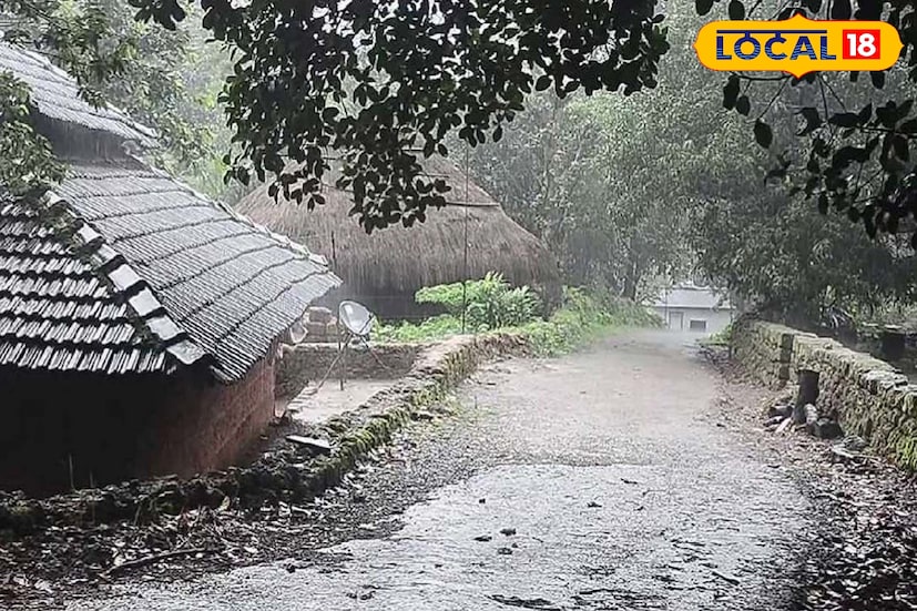 कोकण किनारपट्टीवरील रत्नागिरी आणि सिंधुदुर्ग जिल्ह्यांत आज पावसाची शक्यता आहे. हवामान विभागाने या दोन्ही जिल्ह्यांत सोसाट्याचा वारा आणि विजांसह जोरदार पावसाचा अंदाज वर्तवला आहे. त्यामुळे नागरिकांना योग्य ती काळजी घ्यावी लागेल. रायगडमध्ये मात्र हलक्या ते मध्यम पावसाची शक्यता असून सतर्कतेचा इशारा नाही. आजचे कमाल तापमान 31 अंश सेल्सिअस, तर किमान तापमान 25 अंश सेल्सिअस असेल. 