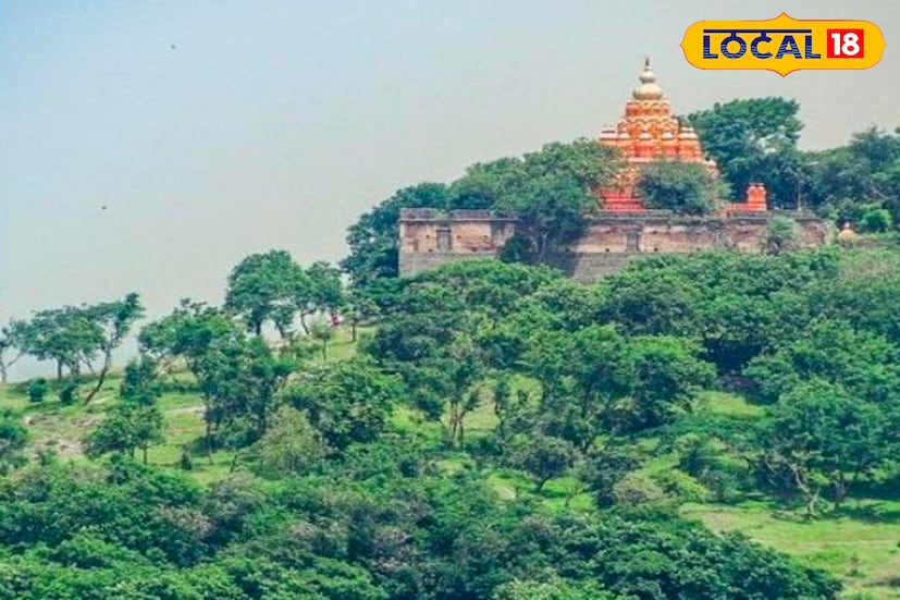 पर्वती ही महाराष्ट्रातील पुणे शहराच्या आग्नेय दिशेस उभी असलेली टेकडी आहे. पर्वताई देवीच्या नावावरुन टेकडीस पर्वती हे नाव पडले, पुण्याच्या अनेक भागांतून ती दृष्टीस पडते. हिच्या माथ्याची समुद्रसपाटीपासूनची उंची सुमारे 640 मीटर आहे. सुमारे 103 पायर्&#x200d;या चढून येथे पोहोचता येते. या पायऱ्या भव्य अशा नौबतखान्याजवळ संपतात. या टेकडीच्या माथ्यावर देवदेवेश्वर मंदिर व अन्य काही देवदेवतांची मंदिरे आहेत. 