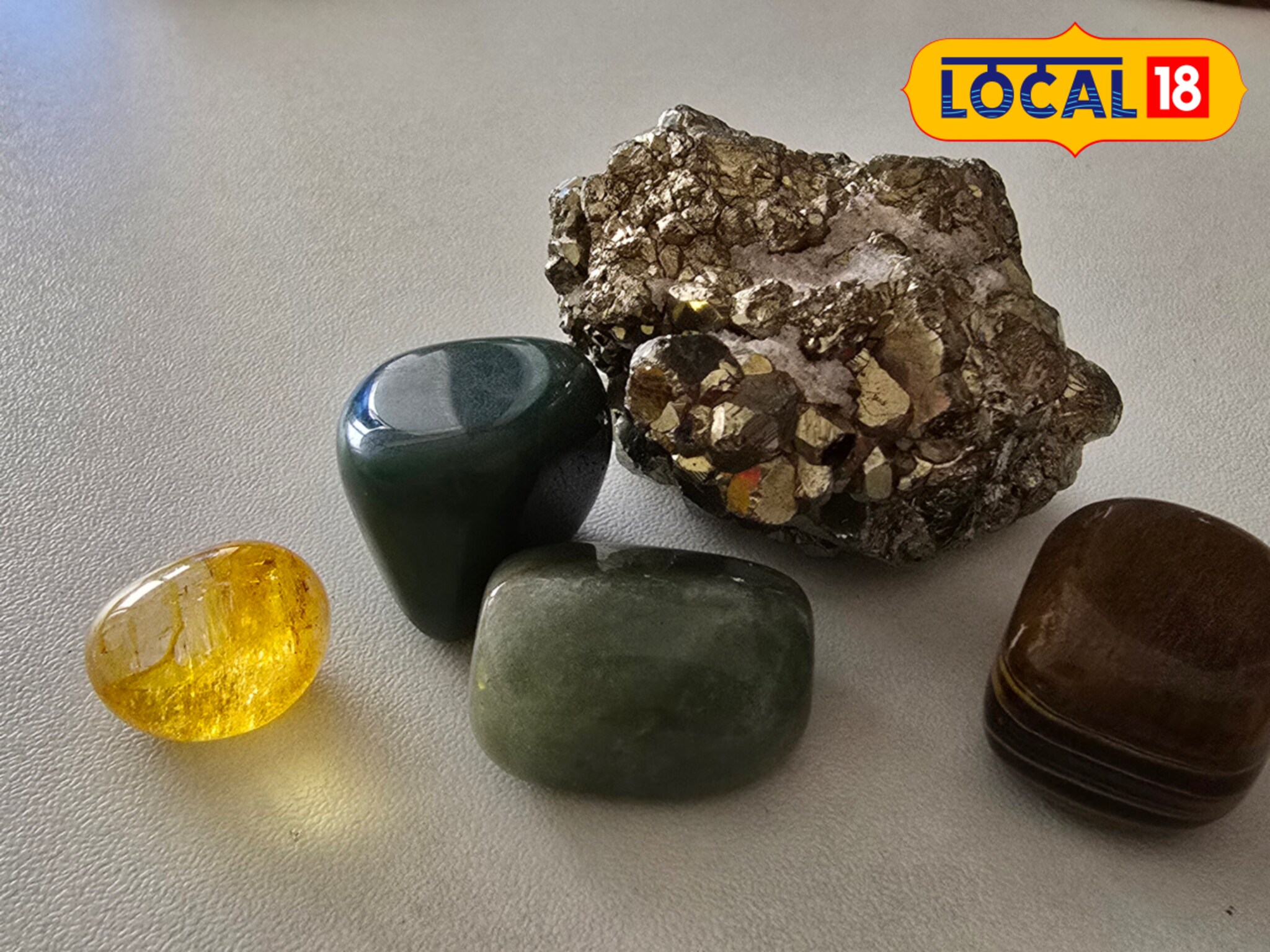 Vastu Tips: घरात हवी सुख आणि समृद्धी, याठिकाणी ठेवा क्रिस्टल, नक्कीच होणार लाभ, Video