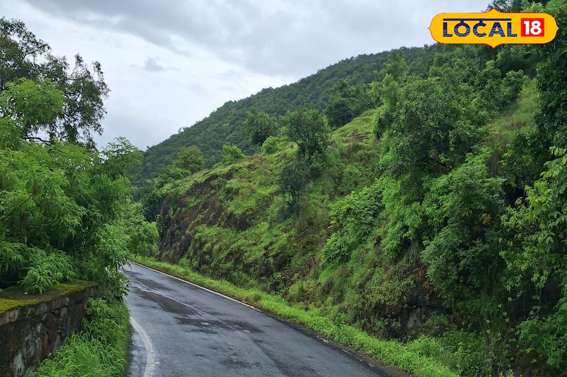 पुणे जिल्ह्यात बुधवारी 31.8 अंश सेल्सिअस कमाल तापमानाची नोंद झाली. आज पुणे जिल्ह्यात विजांसह पावसाची शक्यता असल्याने दक्षतेचा यलो अलर्ट हवामान विभागाने व्यक्त केला आहे. यावेळी कमाल तापमानाचा पारा 32 अंशावर राहील. यावेळी विजांच्या कडकडाटासह वादळी पाऊस पडेल.