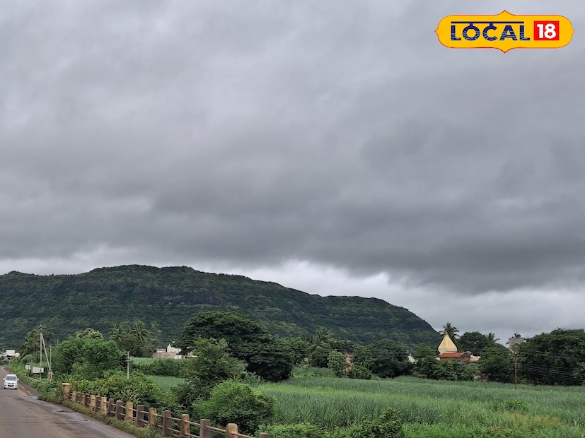 आज संपूर्ण पश्चिम महाराष्ट्रात विजांसह पावसाची शक्यता असल्याने दक्षतेचा इशारा देण्यात आला आहे. तसेच उर्वरित राज्यात तुरळक ठिकाणी विजांसह पावसाचा अंदाज आहे. कमाल तापमान 32 अंशांच्या वर असून त्यात वादळी पावसाची शक्यता आहे. त्यामुळे नागरिकांना योग्य ती काळजी घ्यावी लागेल. 