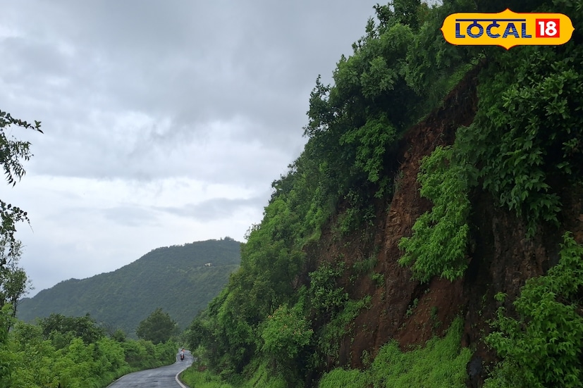 कोल्हापूर जिल्ह्यात काल गुरुवारी 32.2 अंश सेल्सिअस तापमानाची नोंद झाली. तसेच 0.7 मिलिमीटर पावसाची नोंद झाली. पुढील 24 तासात कोल्हापूरसह घाटमाथ्यावर विजांसह पावसाची शक्यता आहे. यावेळी कमाल तापमान 31 अंश सेल्सिअस इतके राहिल. 