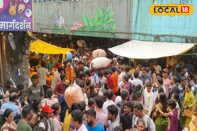 मुंबईत आज हवामानात थोडा बदल जाणवतो आहे. गेल्या आठवडाभरापासून सतत उकाड्याचा त्रास होत असताना आज सकाळपासूनच वातावरण किंचित गार वाटत आहे. ढगाळ वातावरणामुळे सूर्यानं डोकं वर काढलं नाही, त्यामुळे उष्णता वाढेल. शहरात आज पावसाची शक्यता नसली तरी दमट वातावरणामुळे दुपारच्या सुमारास उकाडा जाणवेल. तापमान 27 ते 31 अंश सेल्सिअस दरम्यान राहील