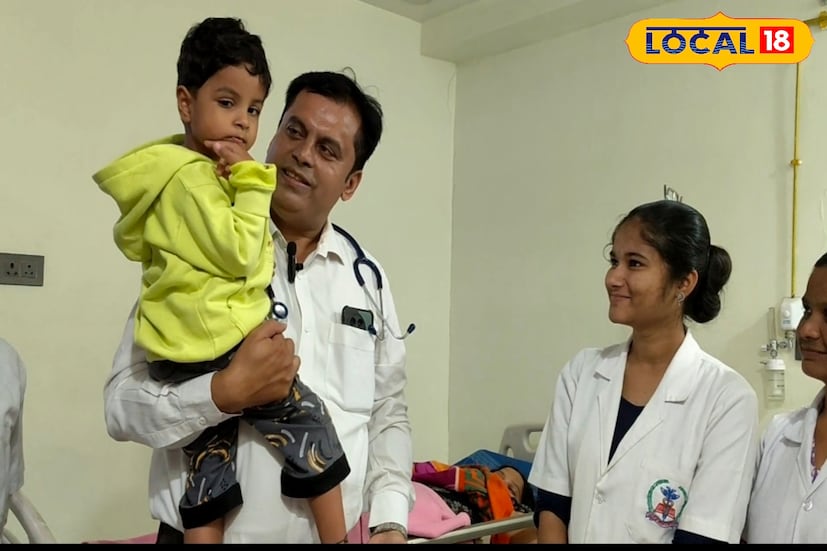 मुलगी झाली की मातेला आणि मुलीला भेटायला सुद्धा कुटुंबातील लोक येत नसायचे. बिल देण्यासाठी टाळाटाळ केली जायची. त्यामुळे डोक्यात एक कल्पना आली कुटुंब जर मुलीच्या जन्माचे स्वागत करत नसेल तर आपण हॉस्पिटलच्या वतीने मुलीच्या जन्माचे जंगी स्वागत करायचं आणि एकही रुपया फी घ्यायची नाही असं ठरलं आणि ही चळवळ सुरू झाली असं डॉ. गणेश राख यांनी सांगितलं 