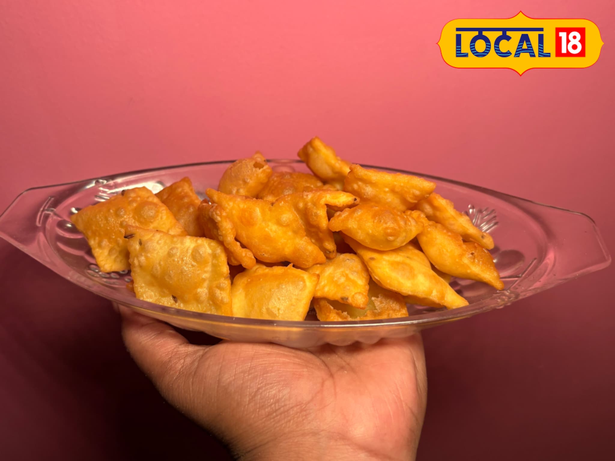 Diwali Recipe : दिवाळीला बनवा खास कुरकुरीत खारी शंकरपाळी, असे टिकतील जास्त दिवस, रेसिपीचा संपूर्ण Video