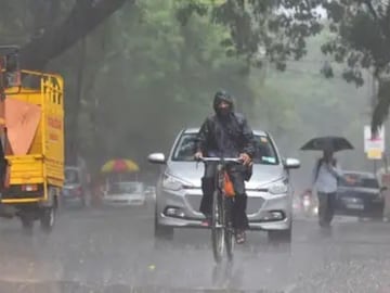 Thane Rain: ठाण्यात वादळी वाऱ्यांसह मुसळधार पाऊस, अनेक भागांत लाईट गेली, दिवाळीच्या उत्साहावर विरजण