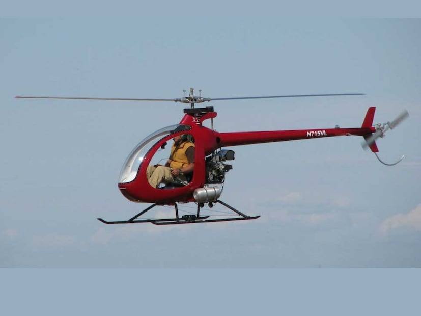 Mosquito Ultralight Helicopter -मॉस्किटो अल्ट्रालाइट हेलिकॉप्टर सारखे सिंगल सीट किट-बिल्ड हेलिकॉप्टर सुमारे 38 लाख रुपयांना येतंय. ही किंमत फक्त हेलिकॉप्टर किटची आहे. यात आयात शुल्क, कर आणि इतर खर्च वगळलेला आहे. आंतरराष्ट्रीय मार्केटमध्ये या हेलिकॉप्टरची किंमत 16 ते 33 लाख इतकी आहे.
