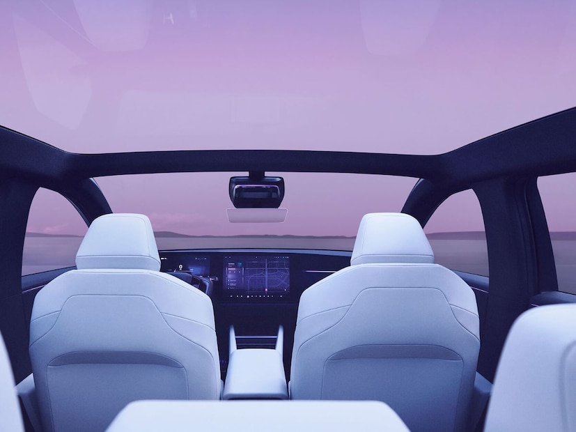 भारतात कधी होणार लाँच?Honda 0 α Alpha ही भारतातच तयार केली जाणार असून  होंडाच्या Elevate EV प्रोजेक्टची जागा घेईल. कंपनी ही फ्रंट-व्हील-ड्राइव्ह (Front-Wheel-Drive) लेआउटसह सादर करू शकते. लॉन्च झाल्यानंतर ही SUV Mahindra BE 6, Tata Curvv EV, Hyundai Creta Electric, आणि Maruti Suzuki eVitara यांसारख्या गाड्यांना थेट टक्कर देईल.