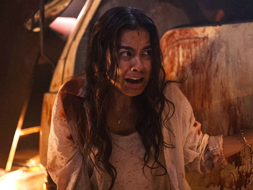  The Elixir : हा एक इंडोनेशियाई जोंबी हॉरर चित्रपट आहे. Kimo Stamboel यांनी या चित्रपटाचं दिग्दर्शन केलं होतं. हॉरर आणि जॉम्बी थ्रिल पाहायचा असेल तर The Elixir हा चित्रपट नक्की पाहा.