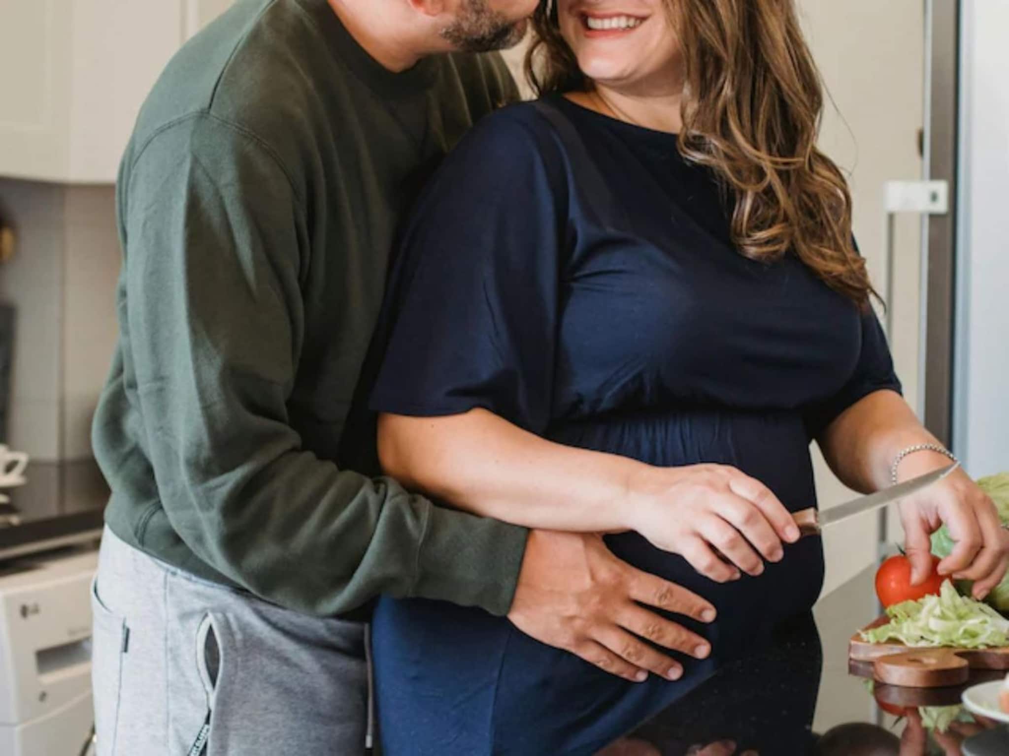 बायकोनं पतीचा फोन उघडला, पाहिलं असं काही, की सगळं संपलं…;  काय होतं Mobileमध्ये? तुम्हीही थक्क व्हाल