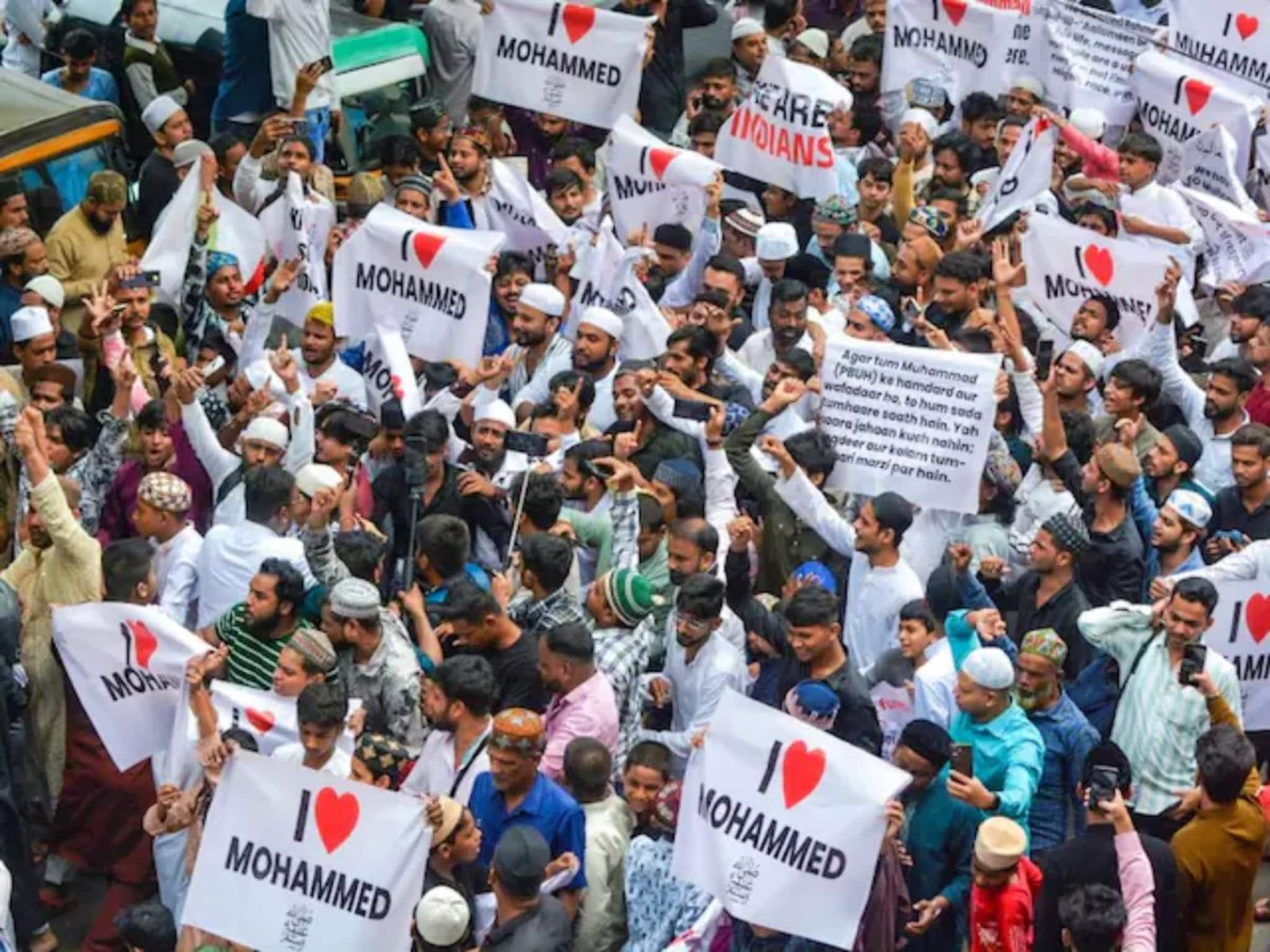 I Love Muhammad हा नारा आला कुठून? आंदोलनामागे मोठं टूलकिट; मोठं षडयंत्र, गुप्तचरांचा धक्कादायक इशारा I Love Muhammad हा नारा आला कुठून? आंदोलनामागे मोठं टूलकिट; मोठं षडयंत्र, गुप्तचरांचा धक्कादायक इशारा