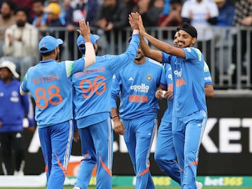 IND  vs AUS 