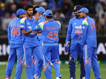 रोहित-विराटचं कमबॅक, 7 जणांना डच्चू, पहिल्या वनडेमध्ये अशी असणार Playing XI!