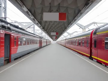 विमान नाही ट्रेनने फॉरेनला जा; भारतातील या 6 रेल्वे स्टेशन्सवरून सुटतात विमान नाही ट्रेनने फॉरेनला जा; भारतातील या 6 रेल्वे स्टेशन्सवरून सुटतात