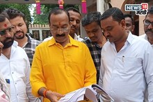 Maharashtra Local Body Election : उमेदवारी अर्ज भरण्याआधीच गेम झाला! ठाकरे गटाच्या संभाव्य उमेदवाराचेच नाव मतदारयादीतून गायब