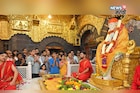 'पुन्हा शिवाजीराजे भोसले'च्या रिलीजआधी महेश मांजरेकर साईचरणी लीन PHOTO