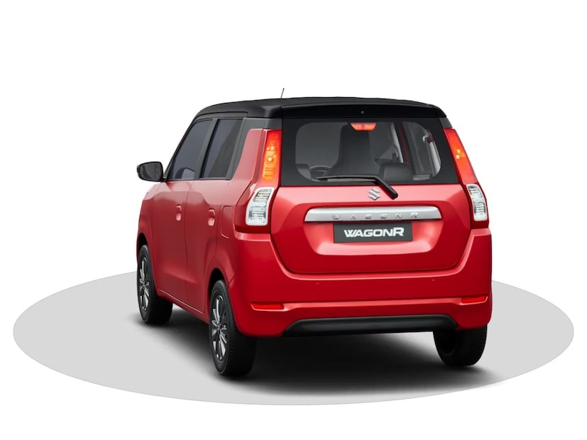 Maruti WagonR साठी किती डाउन पेमेंट करायचं? जर तुमचा पगार हा ३० ते ४० हजार असेल  तर Maruti Wagon R हा तुमच्यासाठी एक बेस्ट पर्याय आहे. Maruti Wagon R  च्या बेस LXI व्हेरिएंटची खरेदी करण्यासाठी तुम्हाला कमीत कमी  1 लाख रुपये इतकं डाउन पेमेंट करावं लागेल. 