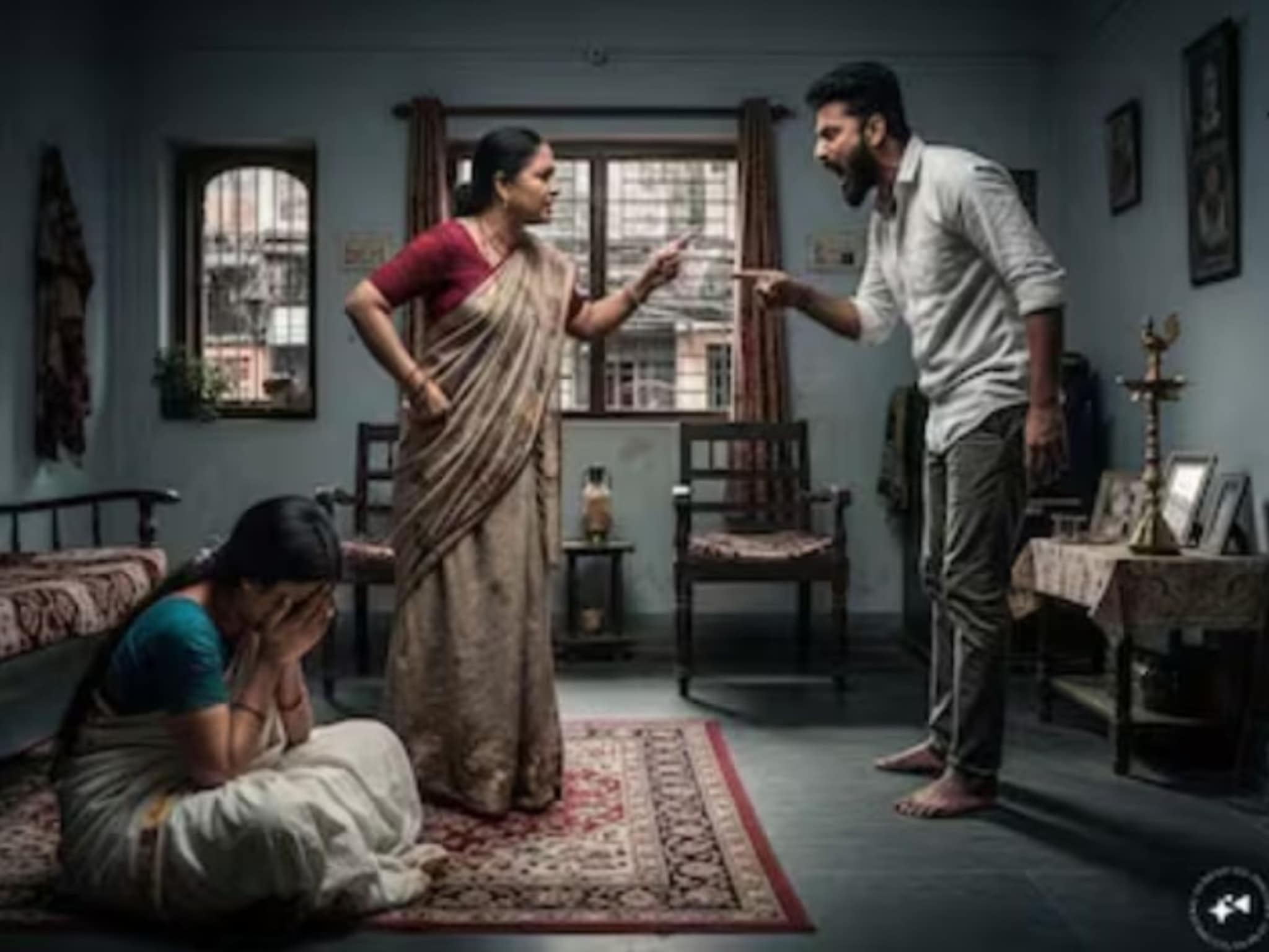 घरी आलेल्या जावयासोबत सासूचं भयानक कांड; लेकही हादरली, आईविरोधात पोलिसात धाव