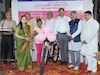 मुरलीधर अभिमान सराफ अँड सन्स सुवर्ण पेढीच्या वतीने 15 विद्यार्थिनींना सायकल प्रद