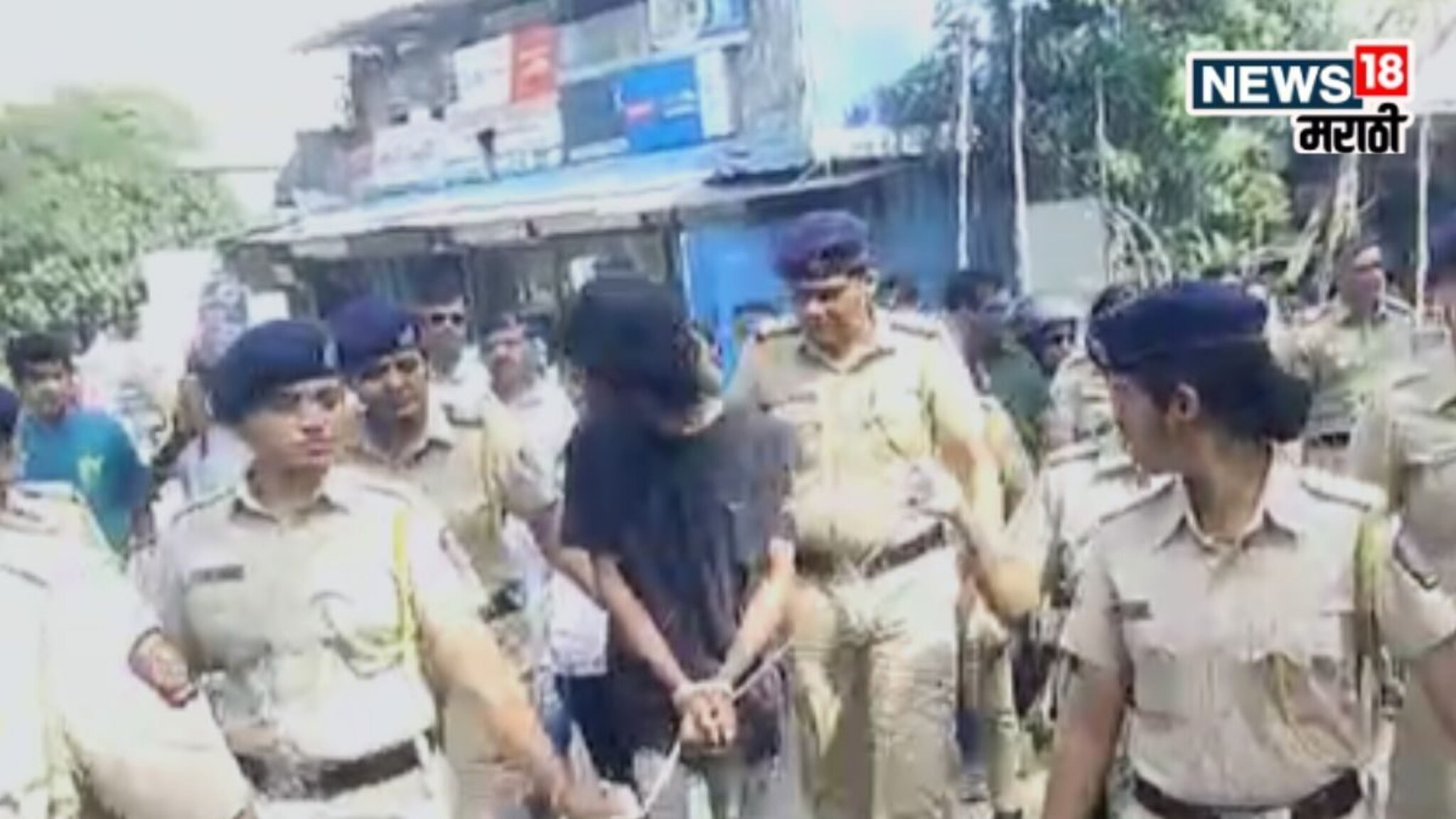 Nagpur: नागपुरात दुर्गामूर्तीची विटंबना, महिला पोलिसांनी काढली आरोपीची धिंड