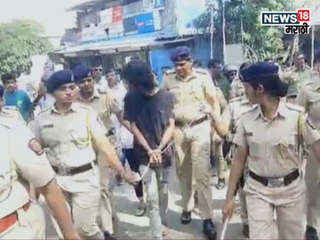 नागपुरात दुर्गामूर्तीची विटंबना, महिला पोलिसांनी काढली आरोपीची धिंड