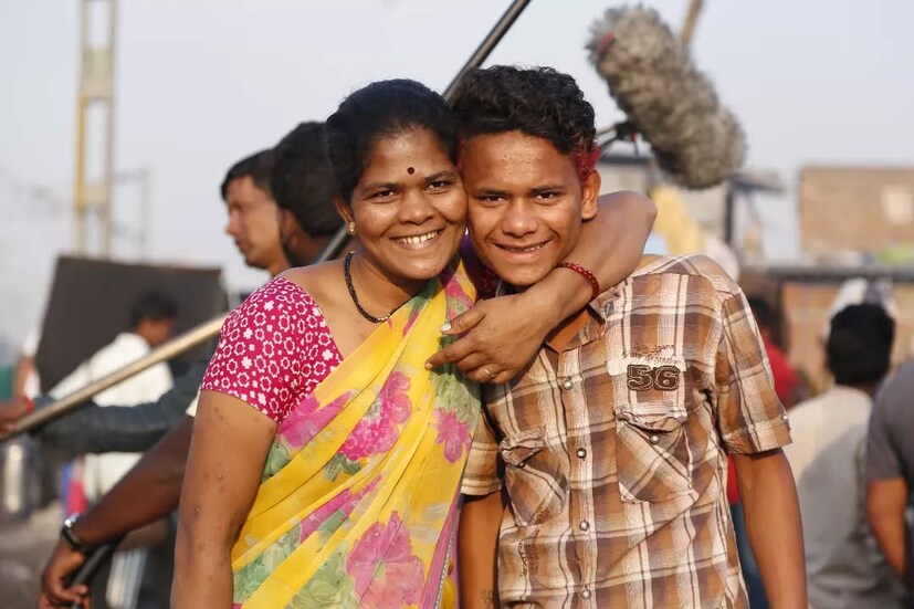 तीन वर्षांआधी आलेल्या झुंड सिनेमात प्रियांशू दिसला होता. त्याने अमिताभ बच्चन यांच्याबरोबर काम केलं होतं. नागराज मंजुळे यांनी या सिनेमाचं दिग्दर्शन केलं होतं. हा सिनेमा झोपडपट्टीत राहणाऱ्या मुलांच्या जीवनावर आणि गुन्हेगारीकडून खेळाकडे वळण्याच्या प्रवासावर आधारित होता.