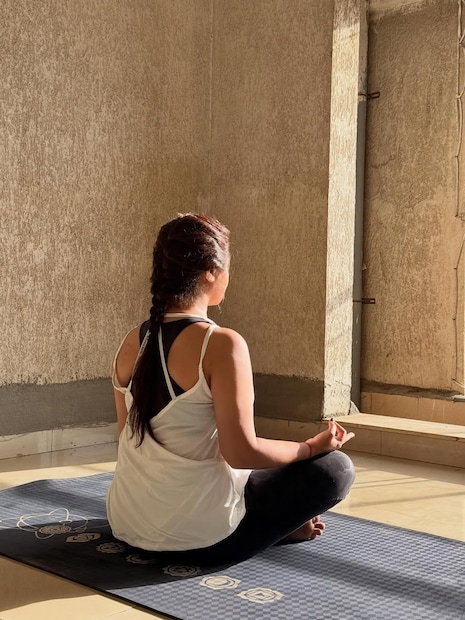  रश्मी देसाईने सोशल मीडियावर एक खास पोस्ट शेअर करत लिहिलं आहे,"हा प्रवास सोपा नव्हता. मी अद्याप माझ्या ध्येयापर्यंत पोहोचले नाही. माझा स्वत:वर विश्वास आहे. विश्वासाच्या जोरावर मी 9 किलो वजन कमी केलं आहे".