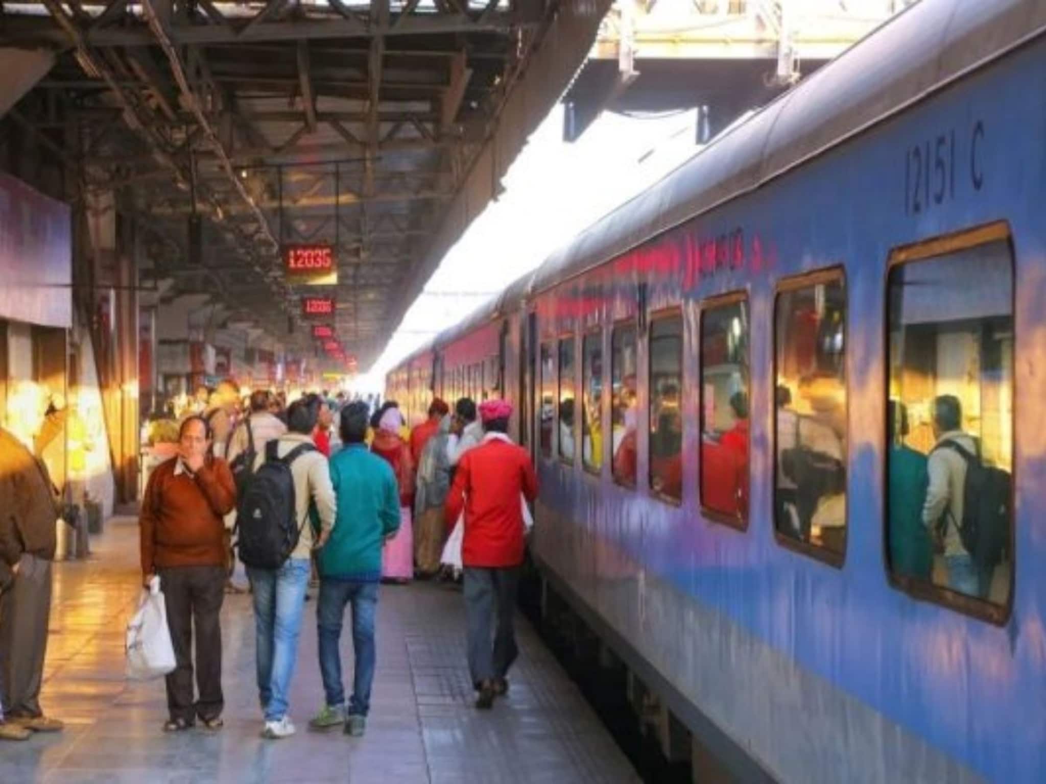 Indian Railway : भारतातील एकमेव रेल्वे स्टेशन, जिथून काही मिनिटांतच तुम्ही फॉरेनला पोहोचाल