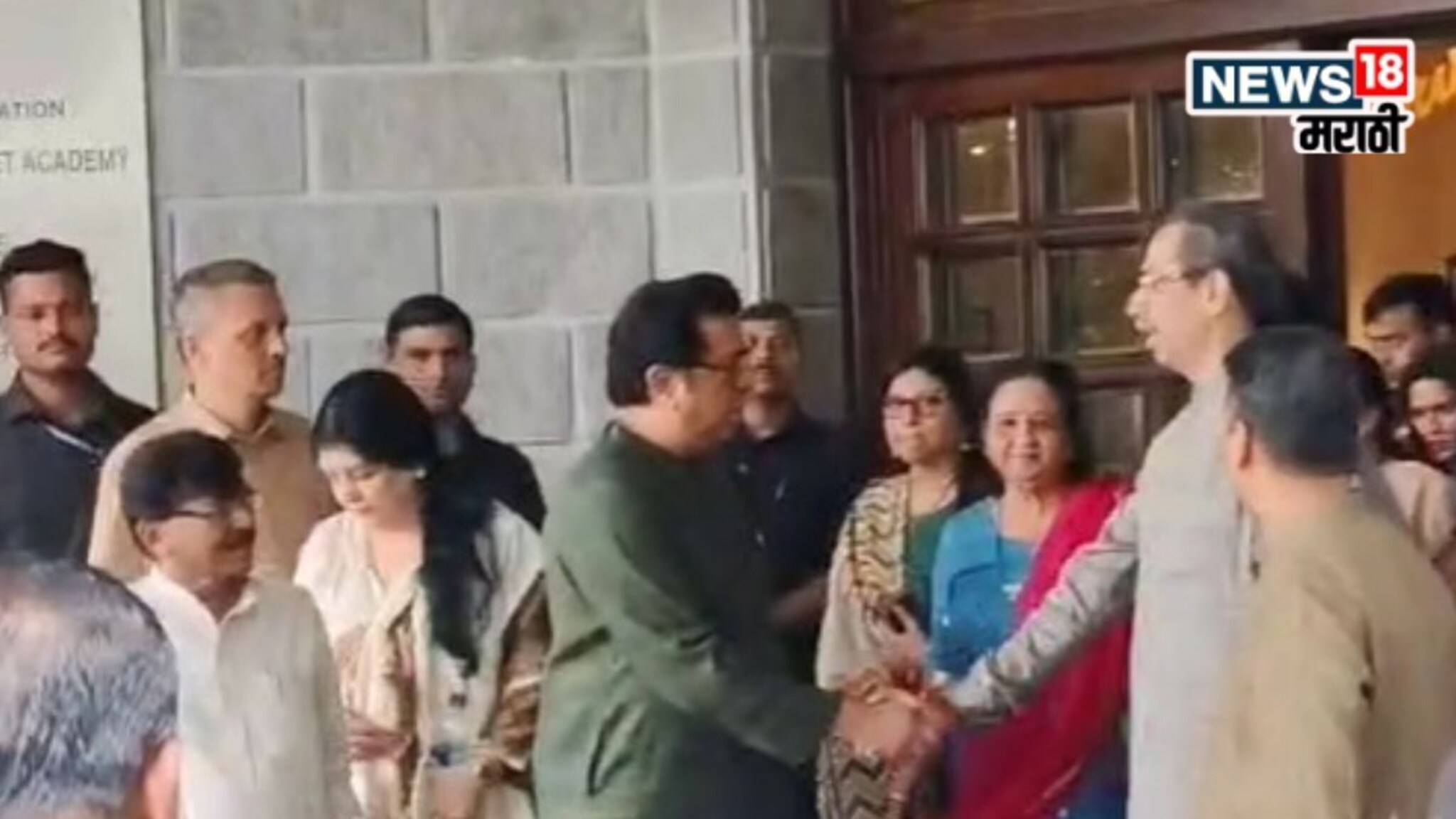 Raj Thackeray Uddhav Thackeray : ठाकरे बंधूंचा कौटुंबिक स्नेह वाढला, बारशातील कार्यक्रमानंतर राज थेट मातोश्रीवर!