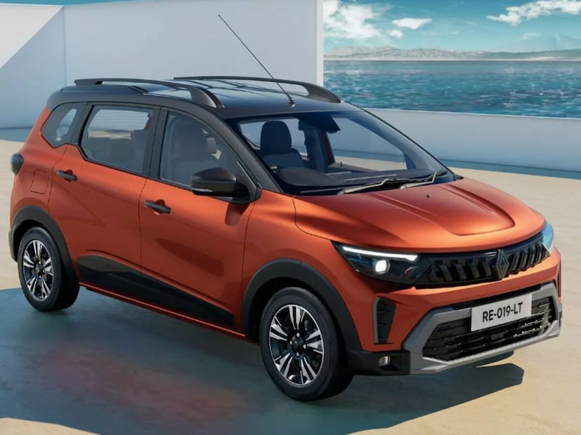 Renault Triber मध्ये 999cc चं पेट्रोल इंजिन आहे. हे इंजिन 72ps पॉवर आणि 96 Nm टॉर्क जनरेट करतं. इंजिनला 5 स्पीड मॅन्युअल आणि एएमटी गिअरबॉक्स आहेत. ट्रायबरचं मायलेज 20kmpl आहे. या कारमध्ये 5+2 असे सीटिंग ऑप्शन आहेत. या कारमध्ये 5 मोठ्या आणि 2 लहान व्यक्ती सहज बसू शकतात. कारमध्ये 8 इंचाची टचस्क्रीन इन्फोटेनमेंट सिस्टीम आहे.
Renault Triber चं पेट्रोल व्हेरिएंट १७ ते १८ किमी मायलेज देतं तर सीएनजी व्हेरिएंट २० किमी मायलेज देते.