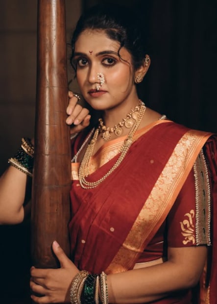  'सैराट' या चित्रपटाच्या माध्यमातून आर्ची अर्थात रिंकू राजगुरू महाराष्ट्रभर पोहोचली.
