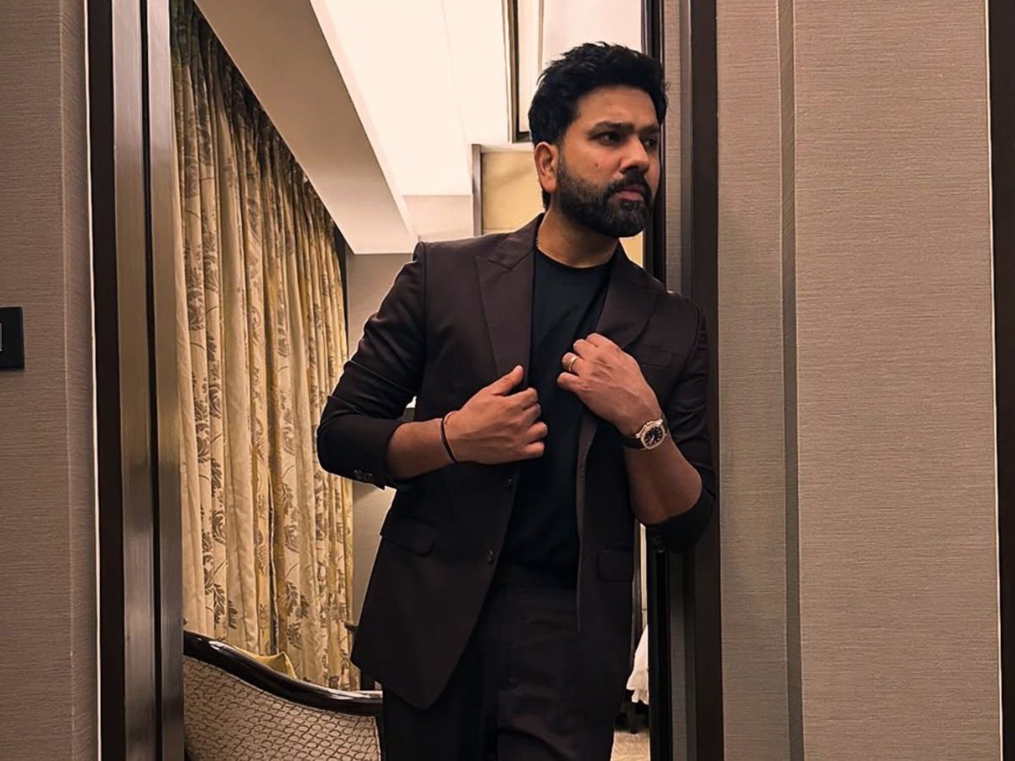 Rohit Sharma: हिटमॅन रोहितची नवीन कार पाहिली का? भारतात या कारवर नुसता टॅक्सचं आहे डब्बल! VIDEO व्हायरल