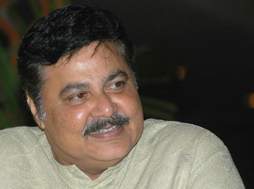 मृत्यूच्या वेळी सतीश शहाची बिकट अवस्था,मॅनेजरने सांगितलं शेवटच्या क्षणी काय घडलं मृत्यूच्या वेळी सतीश शहाची बिकट अवस्था,मॅनेजरने सांगितलं शेवटच्या क्षणी काय घडलं