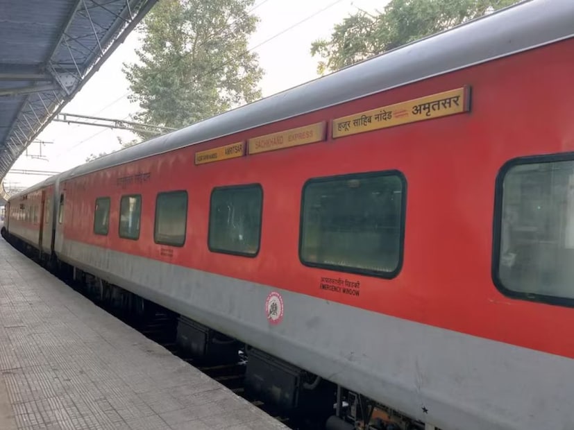 पण गुरुद्वारा परंपरेनुसार ट्रेनमधील हे जेवण घेण्यासाठी प्रवाशांना स्वतःची भांडी आणावी लागतील, कारण ती लंगर देण्याचा एक मोफत आणि आदरणीय मार्ग आहे.