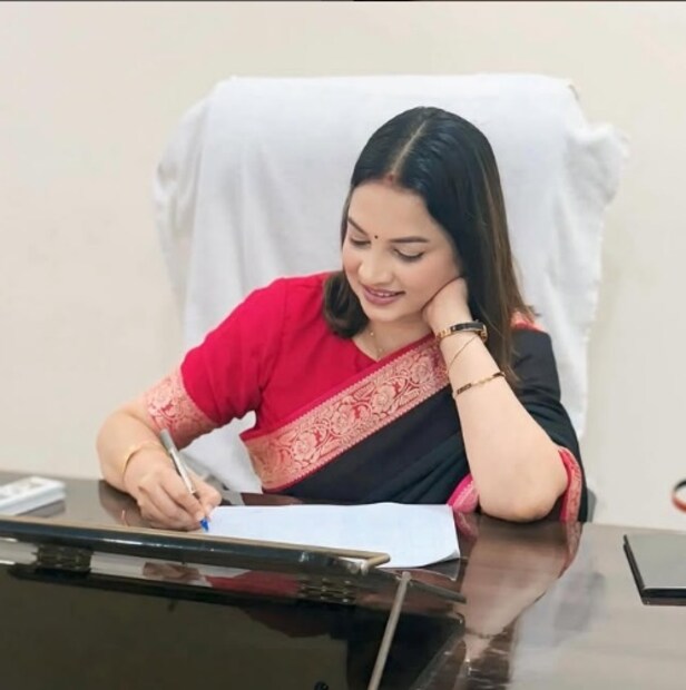 एक वेळ वाटलं की सगळ्यांना मारुन टाकावं, एकदा वाटलं की स्वत:ला संपवून टाकावं. सतत वेगवेगळे विचार डोक्यात येत होते. त्याच दरम्यान माझी तब्येत खूप जास्त खराब झाली. मी नवऱ्याला सांगितलं की बरं वाटत नाही, त्याने मला एक औषध आणून दिलं. त्याने मी बेशुद्ध झाले आणि संपूर्ण शरीर सुन्न झाल्यासारखं झालं. मी माझ्या वडिलांना सांगितलं. मात्र त्याने मला पुन्हा तब्येत बरी झाल्यानंतर घरी आणून सोडलं. 