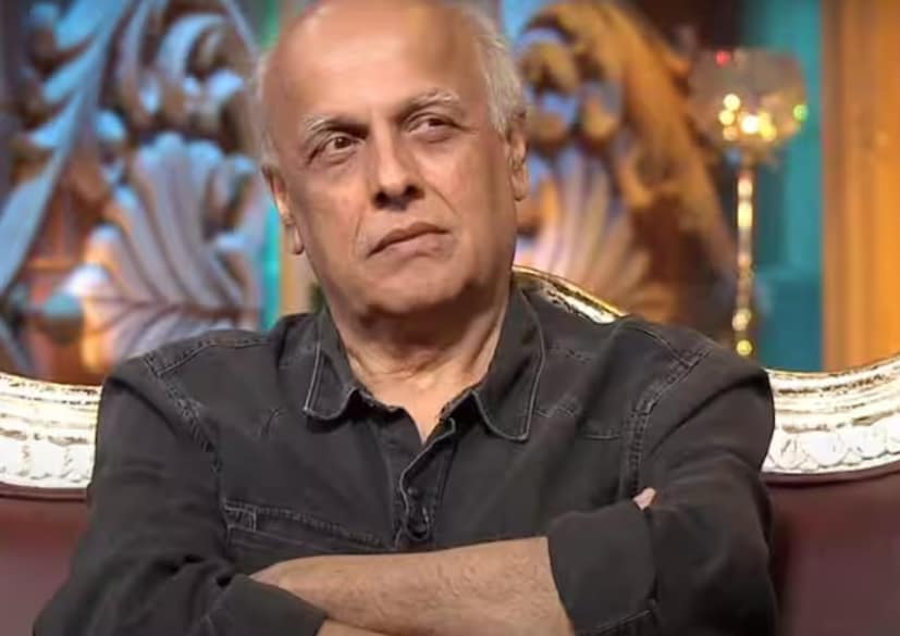  महेश भट्ट यांनी परिस्थितीला हाताबाहेर जात असल्याने शेवटी घर सोडण्याचा निर्णय घेतला. त्यांना घरातून बाहेर जाताना पाहून परवीन बाबी त्यांना थांबवण्यासाठी रस्त्यावर धावत गेली आणि त्यावेळी त्यांना कपडे घालण्याचेही भान राहिले नव्हते.