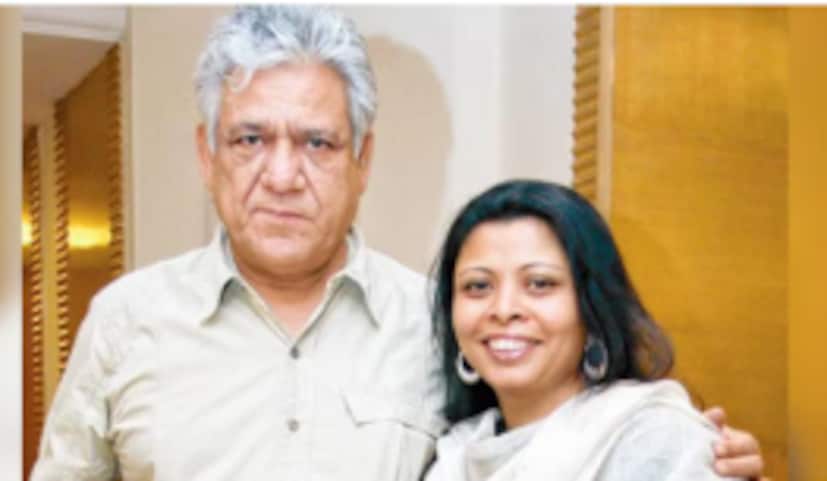  नंदिता पुरी यांनी पुस्तकात लिहिलं आहे की,"ओम पुरी यांचे वडील आजारी होते. त्यामुळे त्यांचा सांभाळ करण्यासाठी एक बाई त्यांच्या घरी याचची. त्या बाईचा तिच्या पतीसोबत घटस्फोट झाला होता. एक दिवस लाईट गेल्यानंतर त्या बाईने ओम पुरी यांच्यासोबत शारिरीक संबंध ठेवले होते".