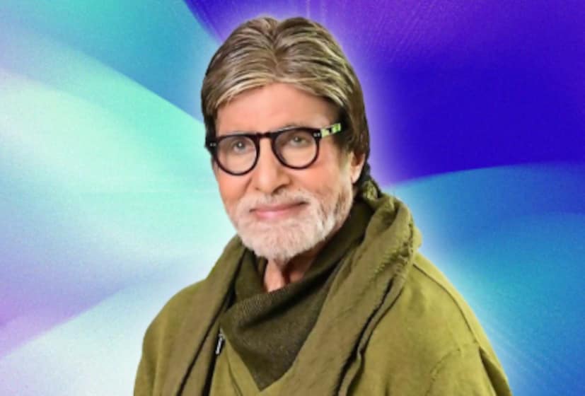  बॉलिवूडचे महानायक अमिताभ बच्चन यांनी आज वयाच्या 83 व्या वर्षीही सोशल मीडियावर चांगलेच सक्रीय आहेत. सोशल मीडियाच्या माध्यमातून ते चाहत्यांच्या संपर्कात राहण्याचा प्रयत्न करत असतात. आपल्या मनातील भावना ते आपल्या ब्लॉगच्या माध्यमातून व्यक्त करत असतात. नुकतंच रात्री 12 वाजता ब्लॉगमध्ये त्यांनी एक क्रिप्टिक पोस्ट लिहिली असून त्यामुळे चाहते संभ्रमात पडले आहेत.